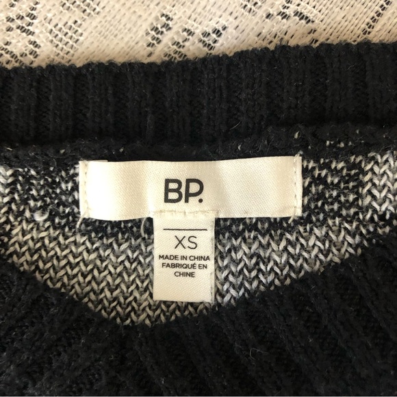 SWEATER - Women's BP. Black And White Checkerboard Cropped Sweater. Size XS - Picture 10 of 13